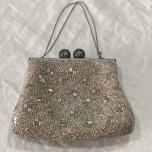 VINTAGE BEADED Small kiss closer wallet / purse silver chain 4”-5” by 4” height